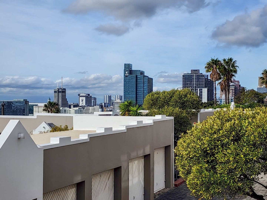 To Let 2 Bedroom Property for Rent in Green Point Western Cape